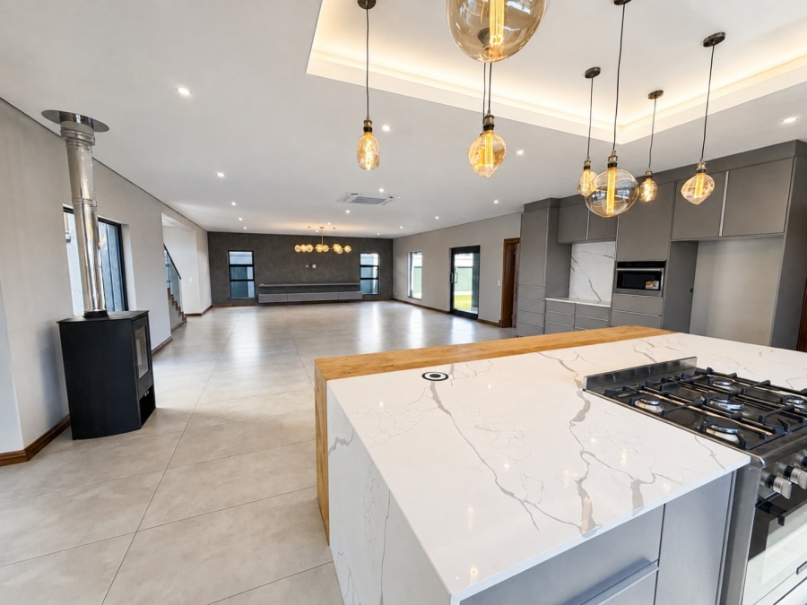 4 Bedroom Property for Sale in Heron Banks Golf Estate Free State